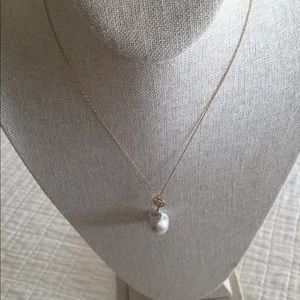 NWT large cultured pearl on 14K gold necklace w/small open lattice work